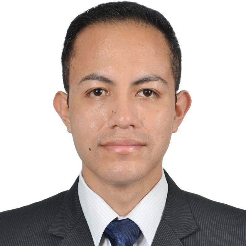 Dr. Andrés Orlando Bernuy Ciquero