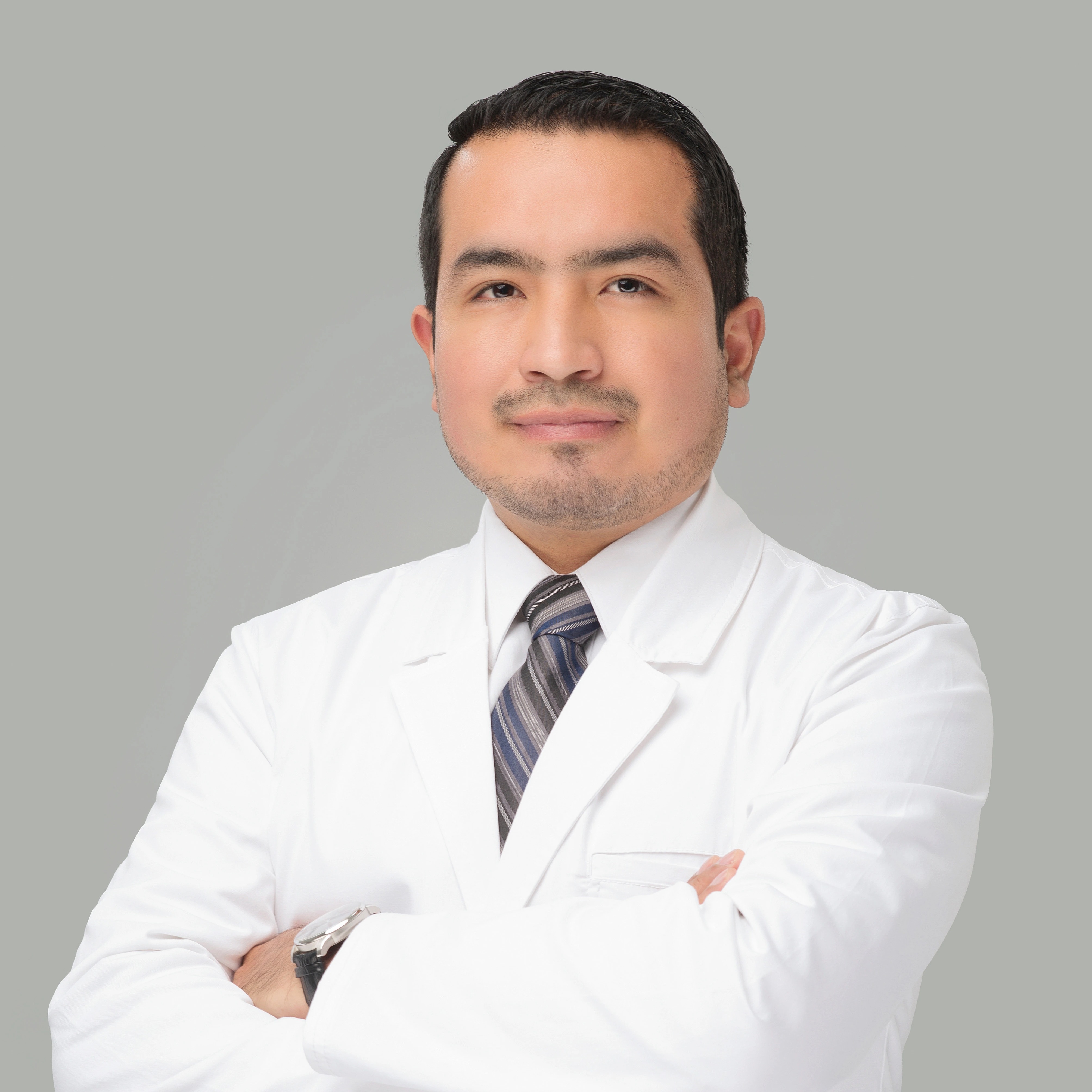 Dr. Luis Felipe Macha Quillama