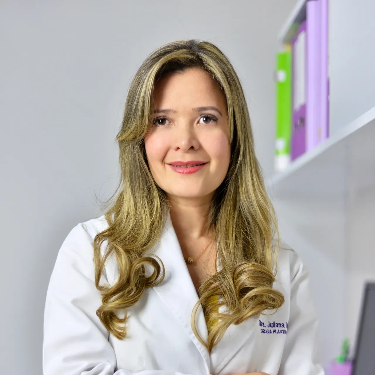 Dr. Juliana Meneses Pérez